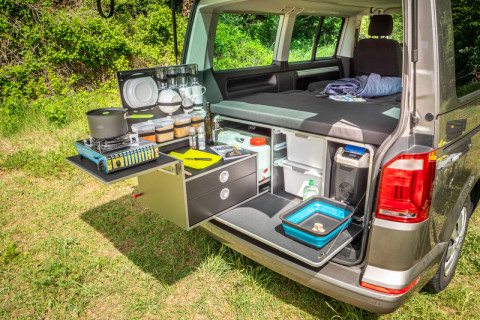 VW Multivan and California Beach camping module